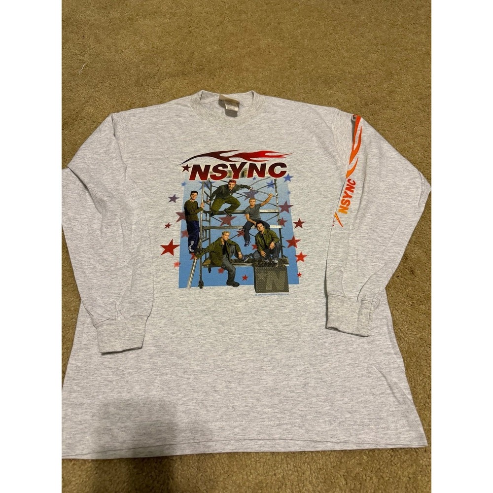 Vintage Nsync‎ size small with a sleeve hit